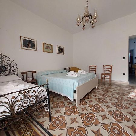 Casa Vacanze Zarinu Орґозоло Екстер'єр фото